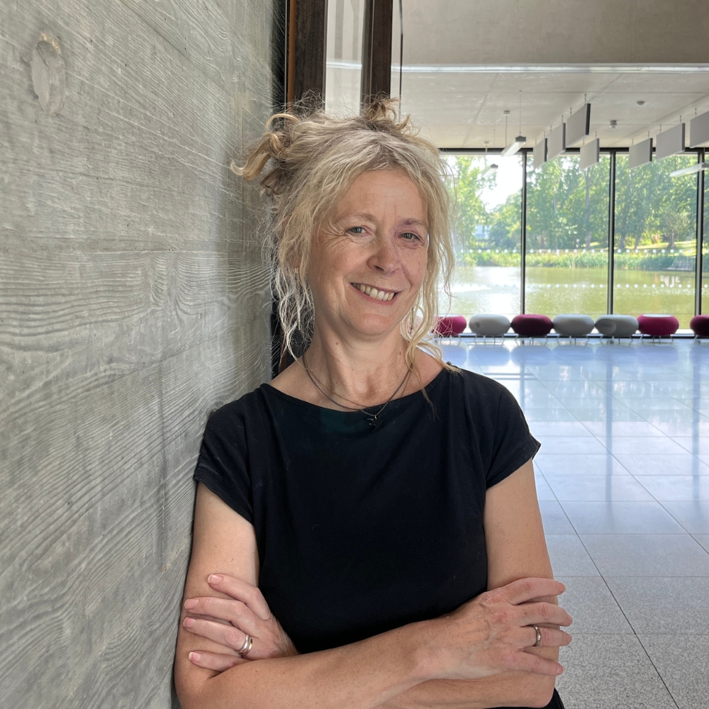 Professor Lucy Noakes